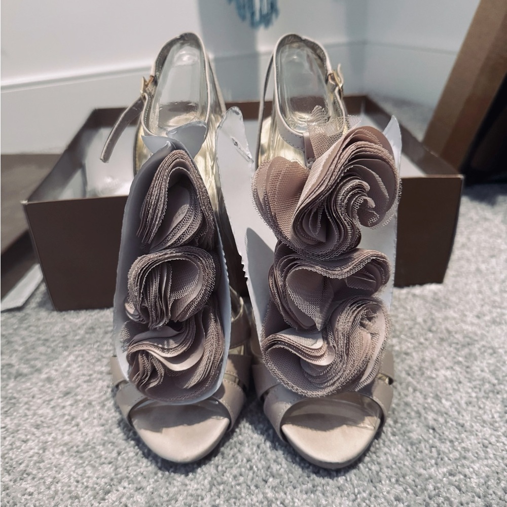 Beautiful Audrey Brooke floral embellished heels, size 9